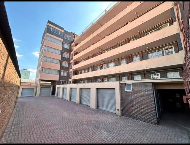 2 BEDROOM APARTMENT FOR SALE IN SPRINGS CENTRAL